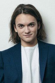 Leon Orlandianyi as Hendrik in The Scary House 2020