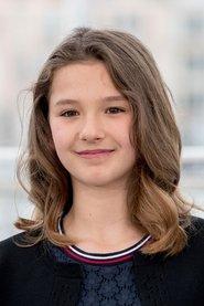 Lise Leplat Prudhomme as Camille in Champ de bosses 2020