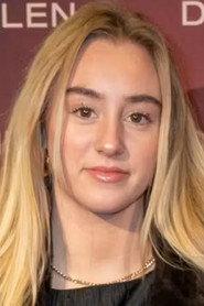 Rigmor Ranthe as Caroline in A Perfectly Normal Family 2020