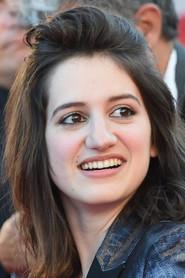 Aloïse Sauvage as Captain Chambard in La Syndicaliste 2023
