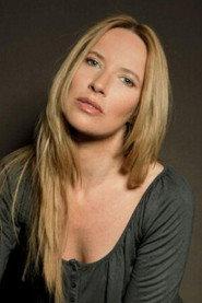 Susana Sá as Graça in Forbidden Images 2019