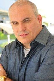Sandro Rocha as Carlos in Se Puder... Dirija! 2013