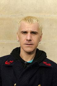 Biño Sauitzvy as Danseur in Little Gay Boy 2013