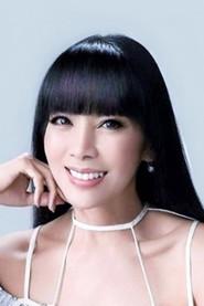 Mayura Sawetsila as  in Dracula 1983