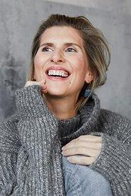 Paula Paul as Ingrid in Das Beste kommt noch! 2023