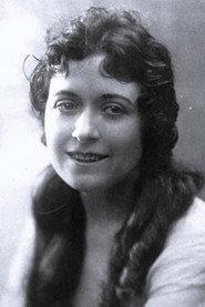 Mary Charleson as Lee Tyndal in Human Stuff 1920