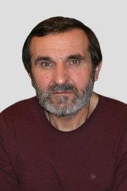 Vladimir Salimov as змеелов in Throw 1982