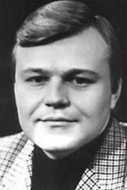 Aleksandr Piskaryov as quartermaster in Sashka 1983