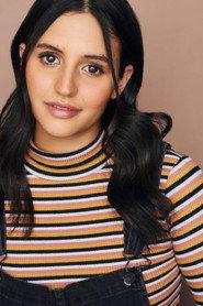 Morgane Bensadoun as Eve Atiyah in Juice Cleanse 