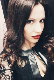 Vivi Gioi as Paola in Momenti di donne 2026