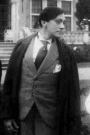 Jacques Reule as Jonge graaf de Grancé in Pro Domo 1918