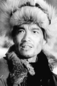 Rongjiu Cui as 孙达得 in Tracks in the Snowy Forest 1960