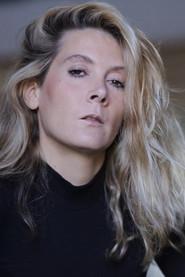 Ema Zampa as Invitée mariage in Revoir Paris 2022