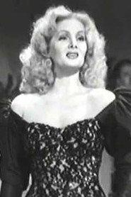Tana Lynn as La seductora in Inmaculada 1950
