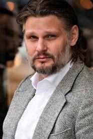 Roland von Kummant as Él in Save 2015