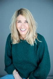 Alexandra Chouraqui as Self in La troupe à Palmade s'amuse avec Muriel Robin 2020