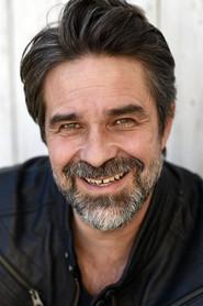Jérôme Fonlupt as Gwel in Traces 2018
