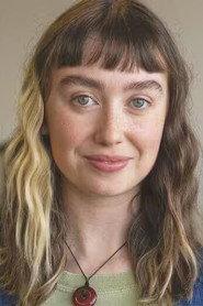 Léanne Désilets as Léane in Jeune Juliette 2019