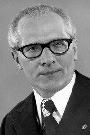 Erich Honecker as Self - Addresses Peace Activists in Return to Dresden 1986