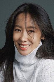 Ming Xing as Liu Yuanyuan in A Dog Barking at the Moon 2019