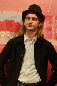 Román Murashka as Francotirador in La Vendedora de Sonrisas 2025