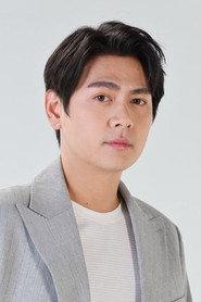 Phongsakon Tosuwan as Senior in Senior 2015