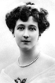 Ellis Jeffreys as Elizabeth Green in Birds of Prey 1930