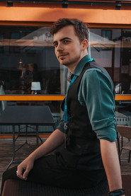 Michal Špitálský as Knight in Send me an Angel 2018
