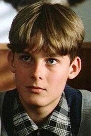 Adam Tønsberg as Bjørn in Twist and Shout 1984