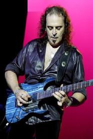 Juan Carlos Marín 'Carlitos' as Guitarra in Apocalipsis Tour 2019