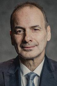 Stefan Job as Schulleiter in Rohdiamanten 2022