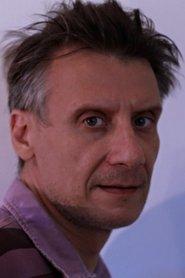 Miguel Lunardi as Zamora in Turistas 2006