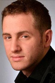 Nadav Portiansky as Yariv in Aloof 2020