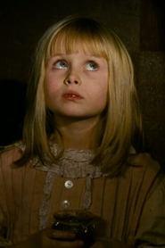 Kristýna Kohoutová as Alice in Alice 1988