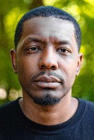 Jawaun Sanders as Officier Mark in The Decedent 2025