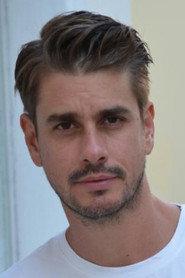Thodoris Frantzeskos as Ορέστης in Make the Move 2015