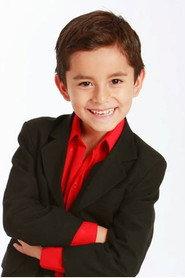 Dayiro Castañeda as Cachín as a boy in ¡Asu Mare! 2013
