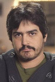 Federico Sosa as Traficante 3 in Furtive 2020