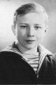 Igor Klimenkov as Boris Lavrov in Happy Sailing 1949
