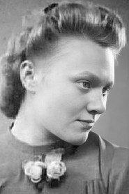 Galina Dauguvietyte as dvasia in Gravediggers 1996