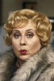 Mimi Kok as Oude Mien in Two Queens and One Consort 1981