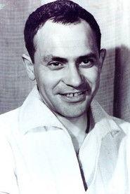 José Luis Ozores as Narciso in La chica del barrio 1956