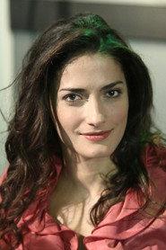 Electra Tsakalia as Anastasia in Sto vathos kipos 2009
