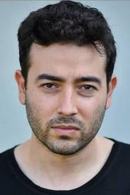 Tanıl Yöntem as Mete in Pizza Pizza Amerika 2017