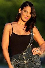 Brenda Robles as Vanessa in Vampiros 2004