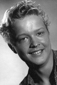 Arto Mäkelä as Arvo in Kolmiapila 1953