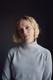 Tind Soneby as Lisa in Mayfly 2023