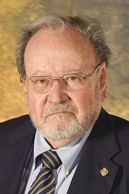 Guillermo Soberón Acevedo as Himself in 40 Years as Pumas 2004