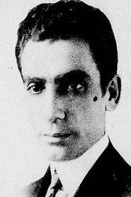 Carmo Nacarato as Pajé Araken in Iracema 1931