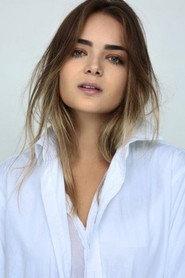 Camila Mayrink as Valentina in Socorro, Virei uma Garota! 2019
